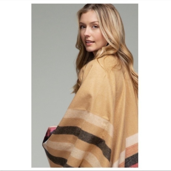 Gorgeous Striped Plaid Ruana Cardigan With Tassels - Picture 2 of 2